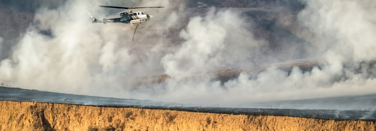 helicopter fighting fires